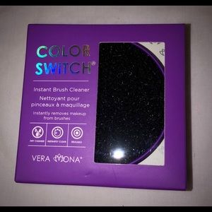 Vera Mona Color Switch